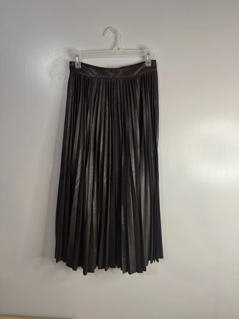 BCBGMaxAzria Pleated Faux Leather Midi Skirt Size XS Chocolate Brown